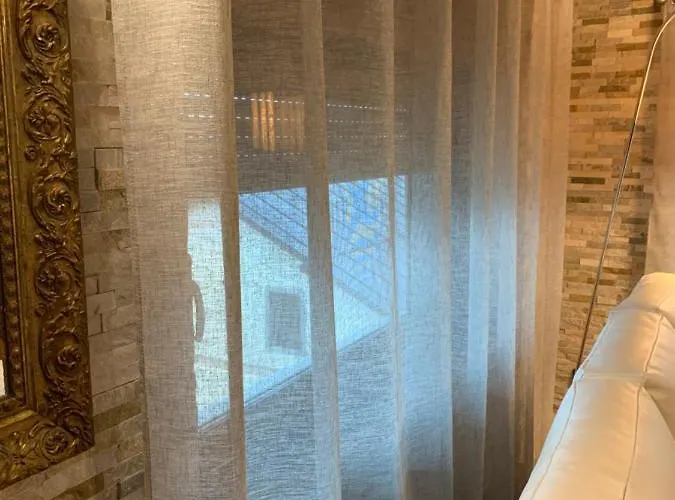 Mansarda La Soffitta 3* دوميج دي كادور