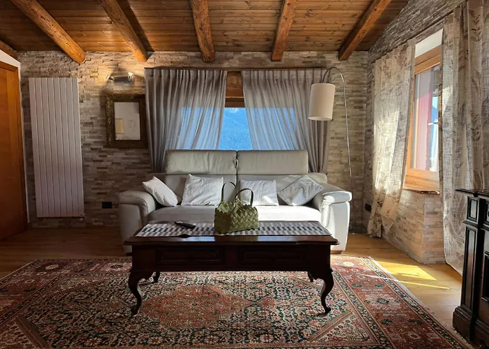 Mansarda La Soffitta 3* دوميج دي كادور