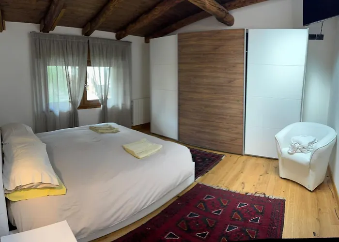 Mansarda La Soffitta 3* دوميج دي كادور