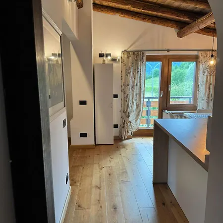 Mansarda La Soffitta ドメッジェ・ディ・カドーレ