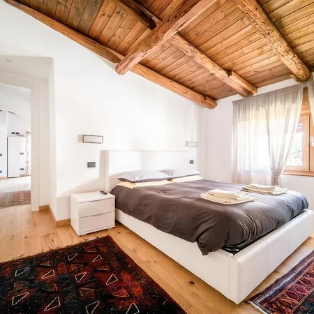 Aparthotel Mansarda La Soffitta 3*